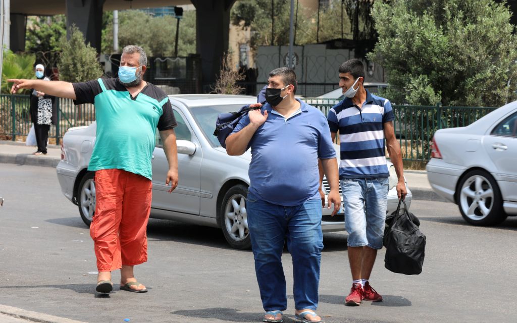 Líbano registra récord de contagios de Covid-19, con hospitales saturados por explosión