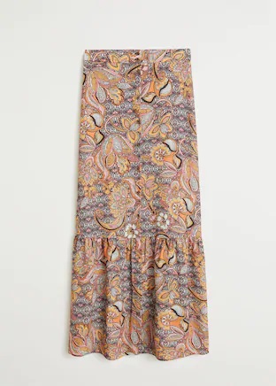 Mango tiene de rebajas las faldas largas boho que Ana de Armas ha convertido en un básico