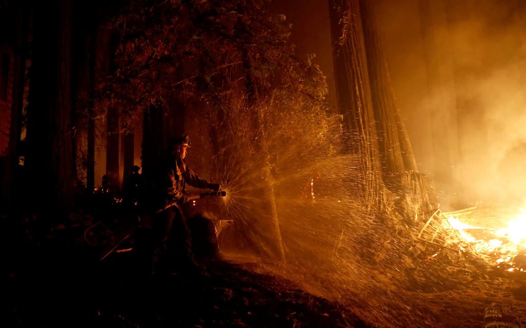 Miles de desplazados en California por incendios | Video
