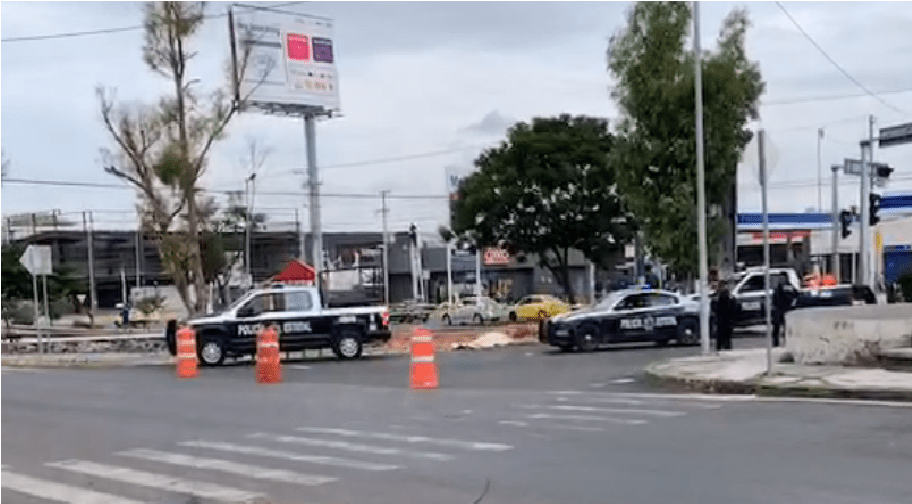 Muere un hombre en avenida del Parque, arteria que conduce a la carretera a Huimilpan