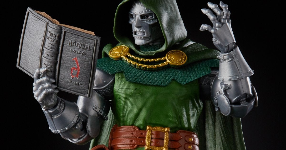 hasbro-marvel-legends-doctor-doom-top hasbro-marvel-legends-doctor-doom-top