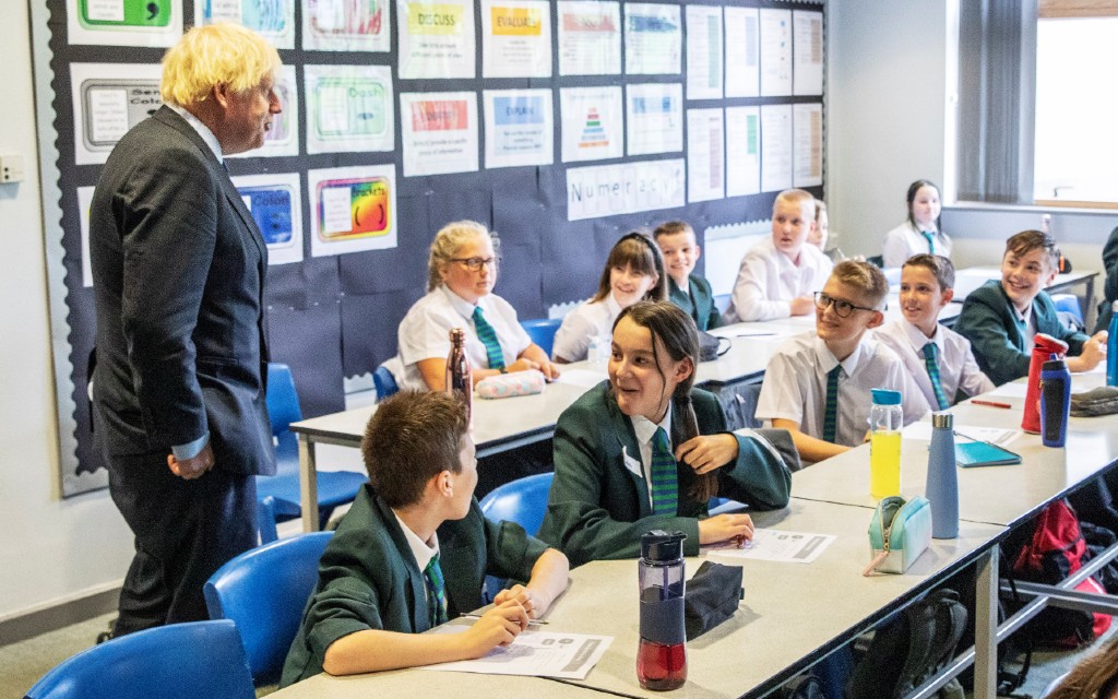 Preocupa a OMS repunte de Covid-19 por reapertura de escuelas en Europa y temporada de gripe