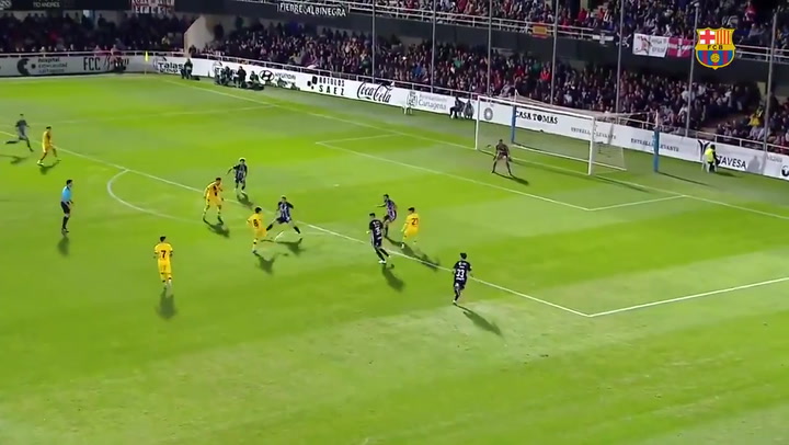 El pase de Riqui Puig a Collado que recordó a Laudrup en el amistoso Cartagena - Barça El pase de Riqui Puig a Collado que recordó a Laudrup en el amistoso Cartagena - Barça