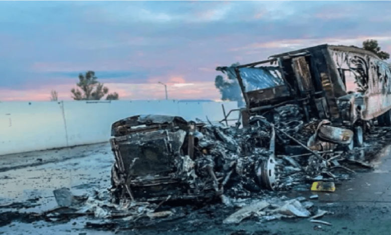 Se incendia tráiler, sobre la autopista México- Querétaro, conductor herido