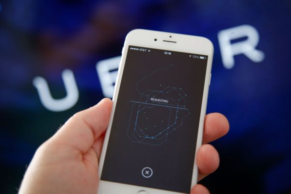 Uber recoge Autocab para empujar a lugares donde su propia aplicación no va