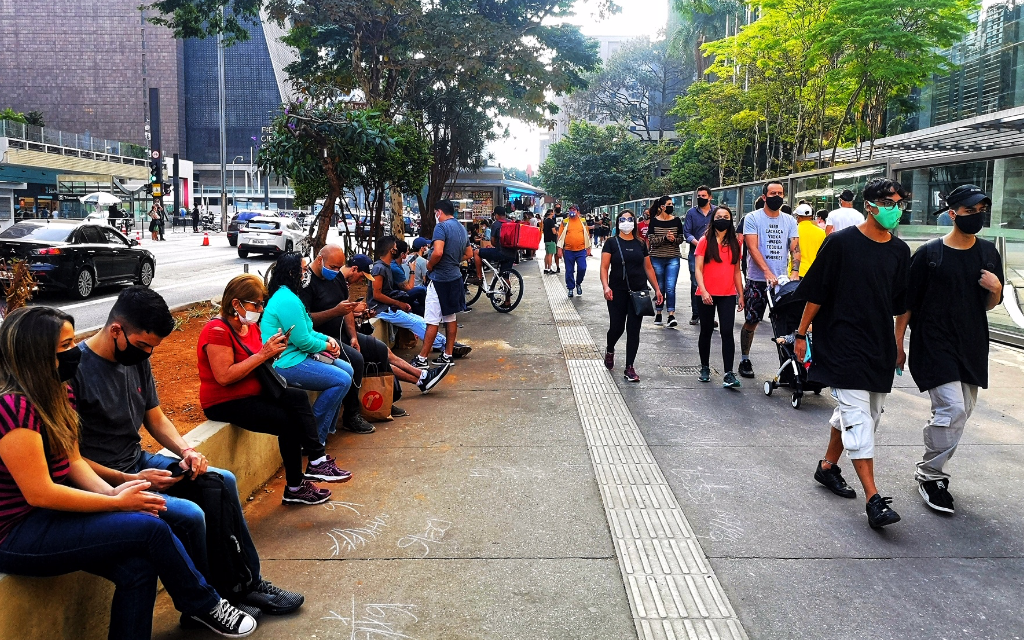 ‘Vacuna no acabará con el coronavirus’, hay que saber vivir con él: Ministro brasileño de Salud