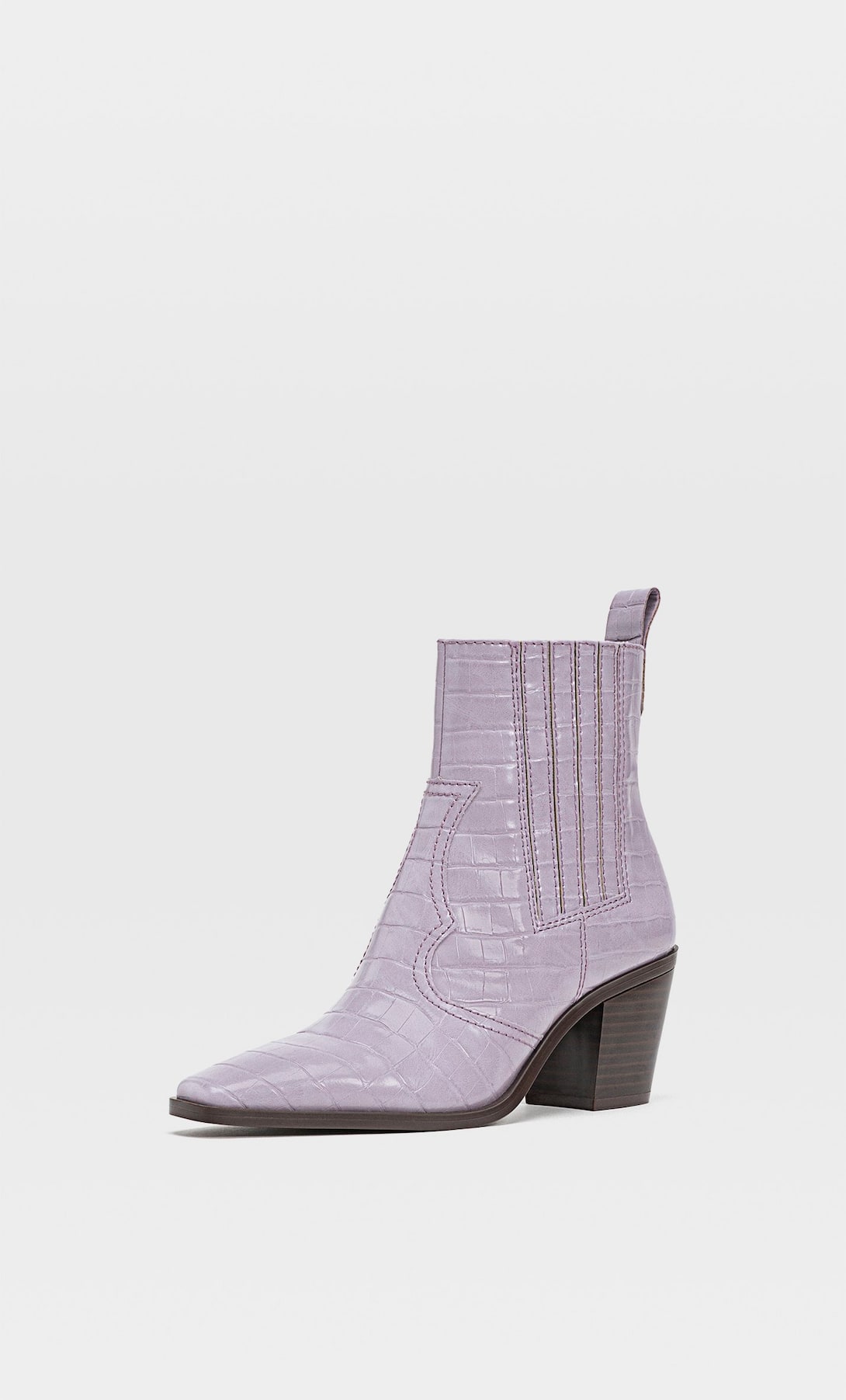 Estos son botines Cowboy de Stradivarius perfectos para recorrer la ciudad