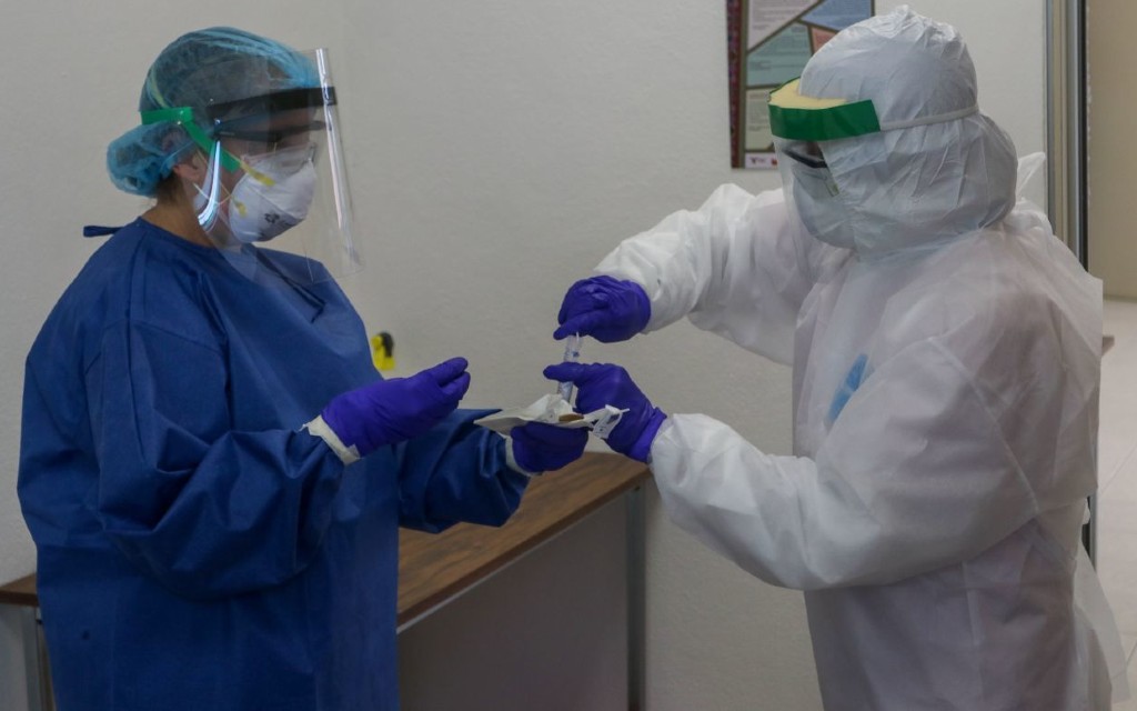 Continente americano tiene el mayor número de trabajadores de salud contagiados por coronavirus