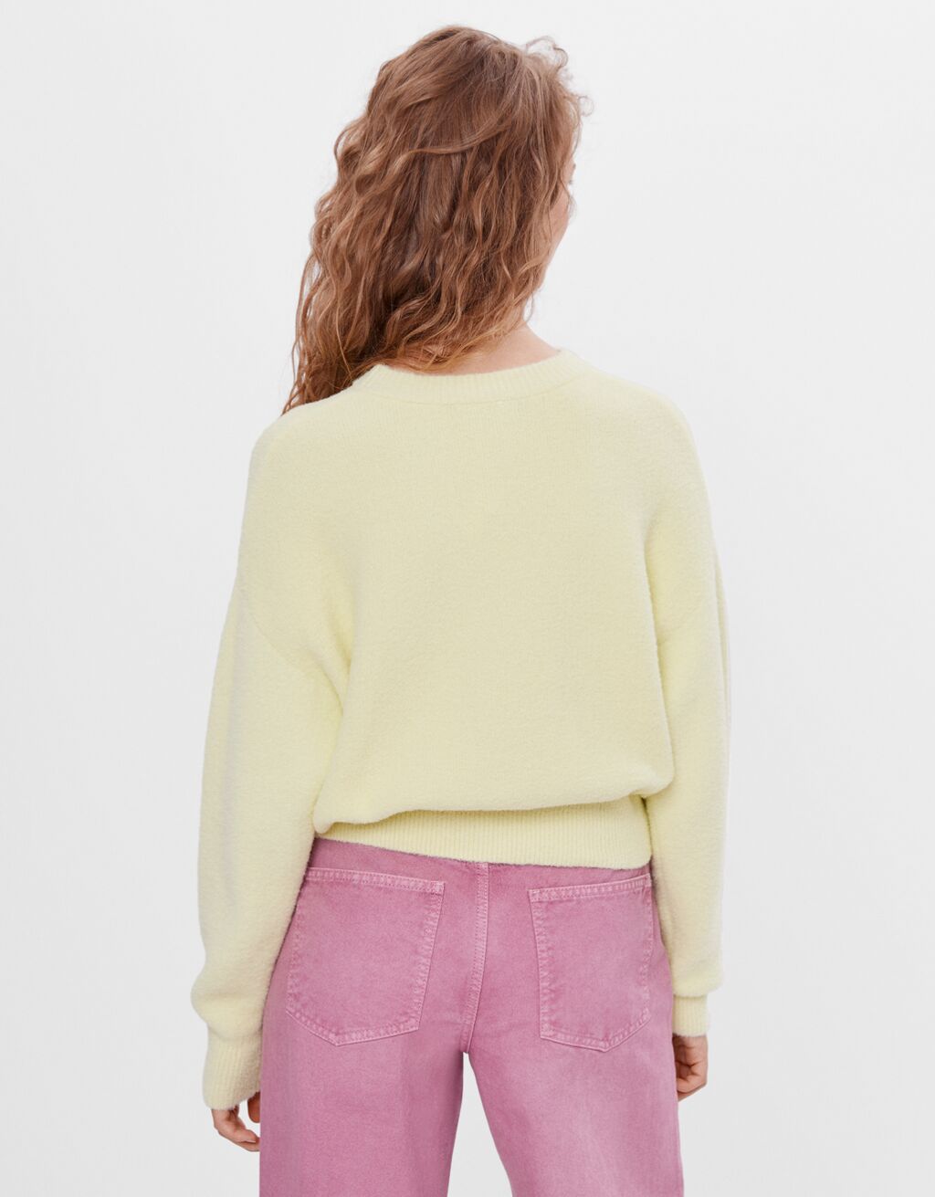 Este jersey de pelo de Bershka no querrás quitártelo en todo el otoño