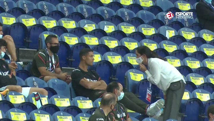 Cristiano, protagonista sin jugar: le 'regañaron' por no usar la mascarilla