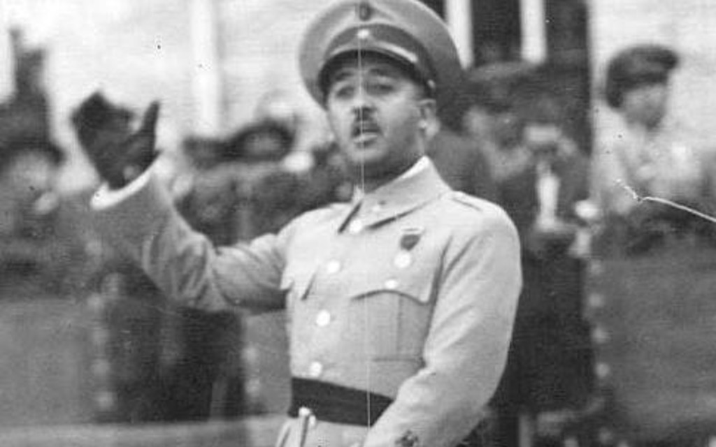 Gobierno español ilegalizará fundación Francisco Franco, que defiende la imagen del dictador