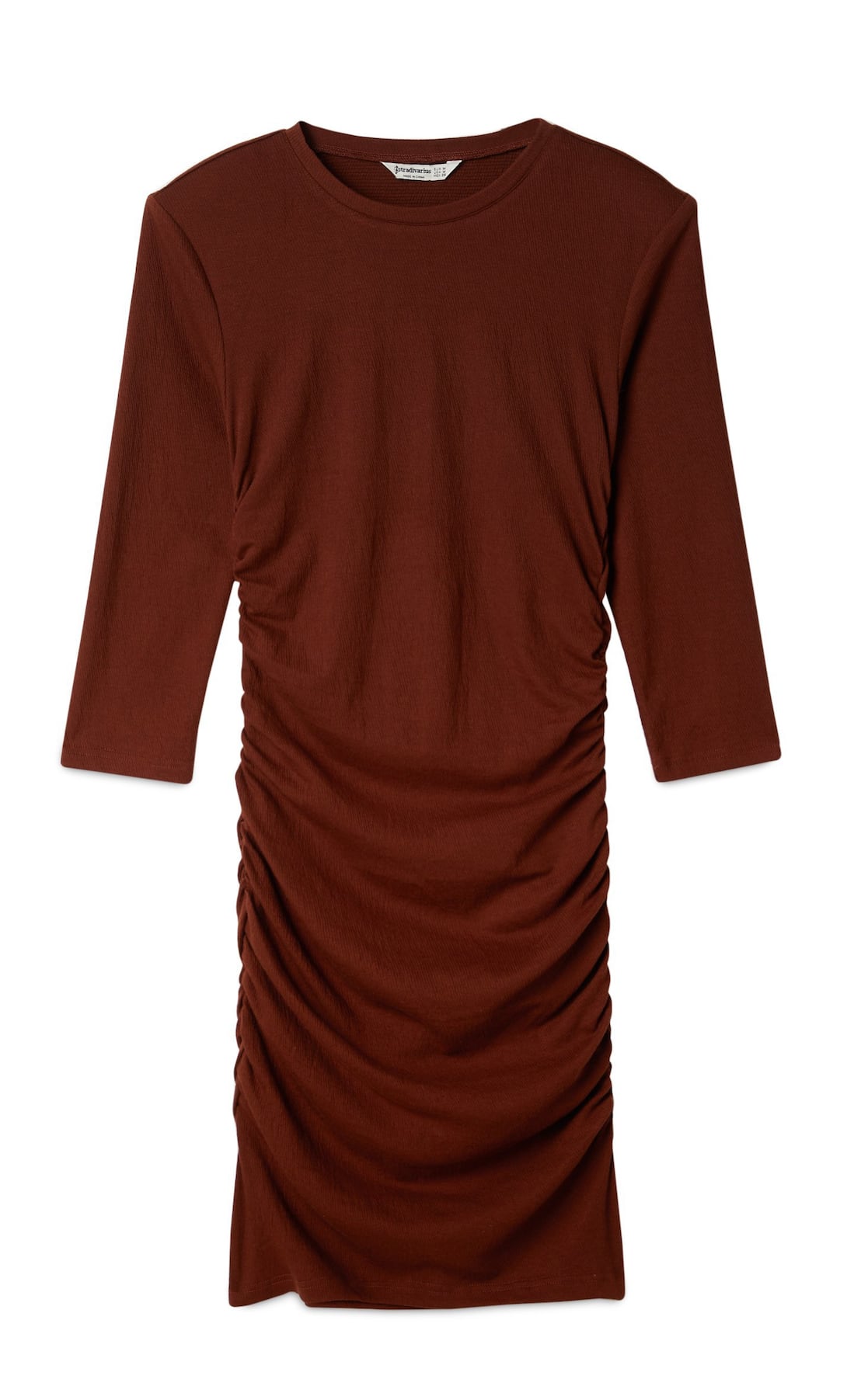 Stradivarius tiene el vestido de punto que hace tipazo a la venta por 17,99 euros