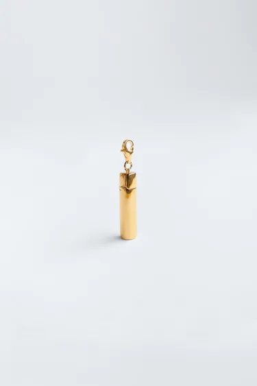 Zara: Bate récords de ventas con unos charms de la buena suerte coleccionables