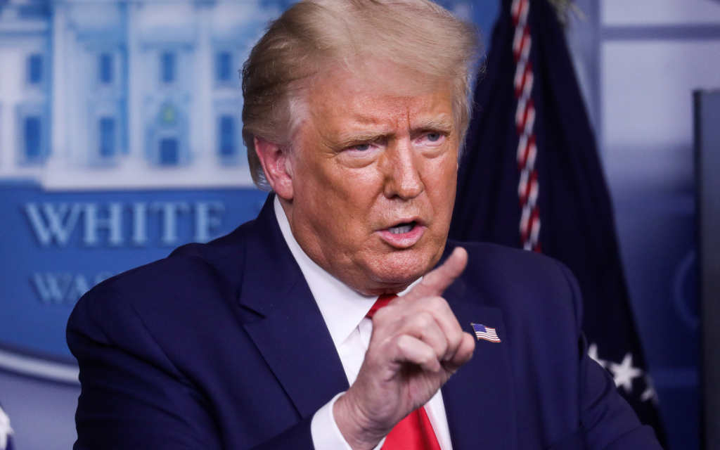 EU podría distribuir al menos 100 millones de dosis de vacunas contra coronavirus para fines de 2020: Trump