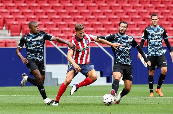 Marcos Lorente durante el entrenamiento contra el Almería