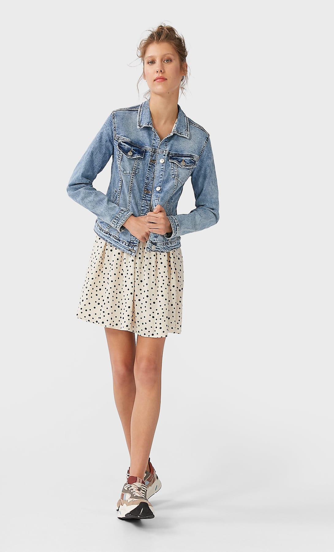 Estas son las chaquetas vaqueras de Stradivarius con las que dar la bienvenida al otoño