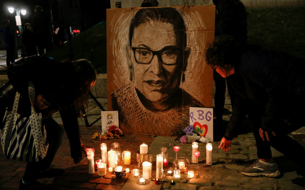 Vacante en Corte Suprema se convierte en grito de guerra en recta final de la campaña en EU