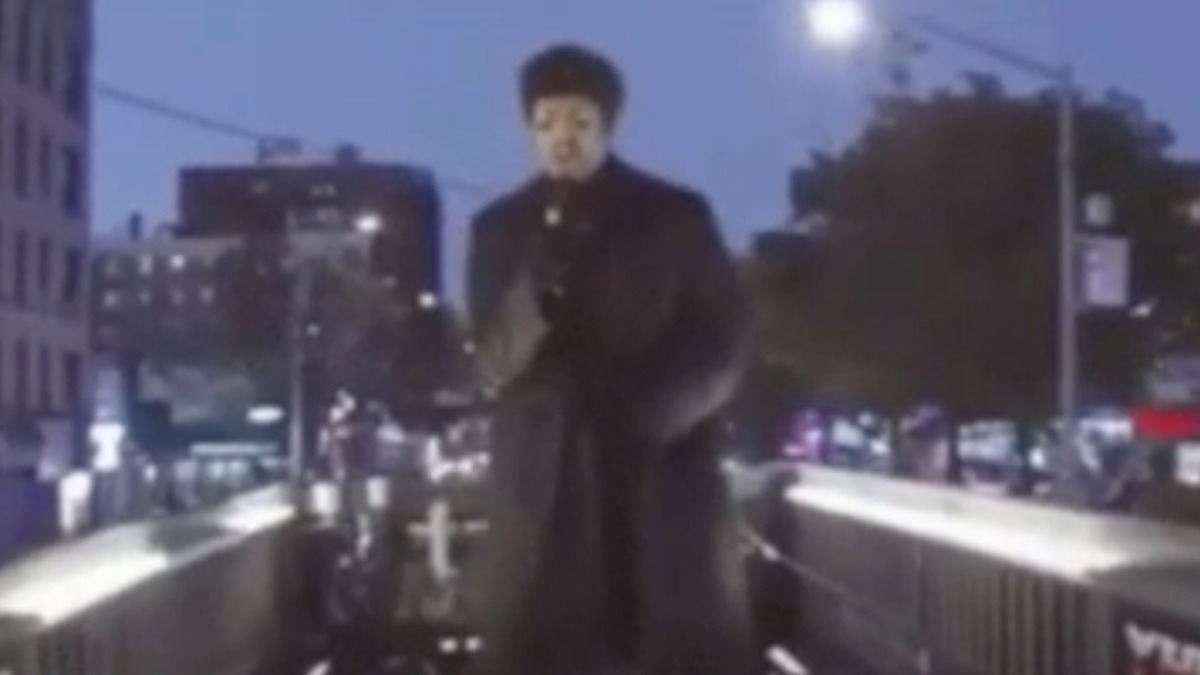 Bad Bunny ofrece concierto sobre camión en movimiento en Nueva York