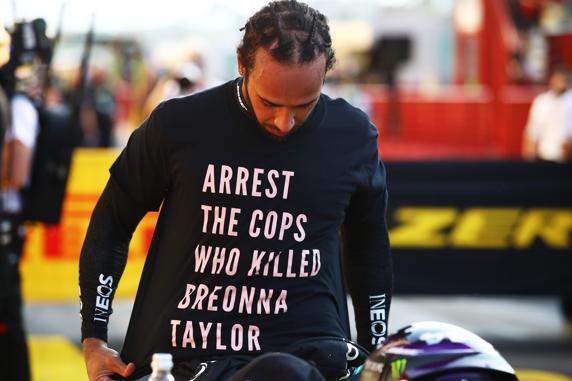 La polémica camiseta con la que Hamilton subió al podio del GP de la Toscana de F1