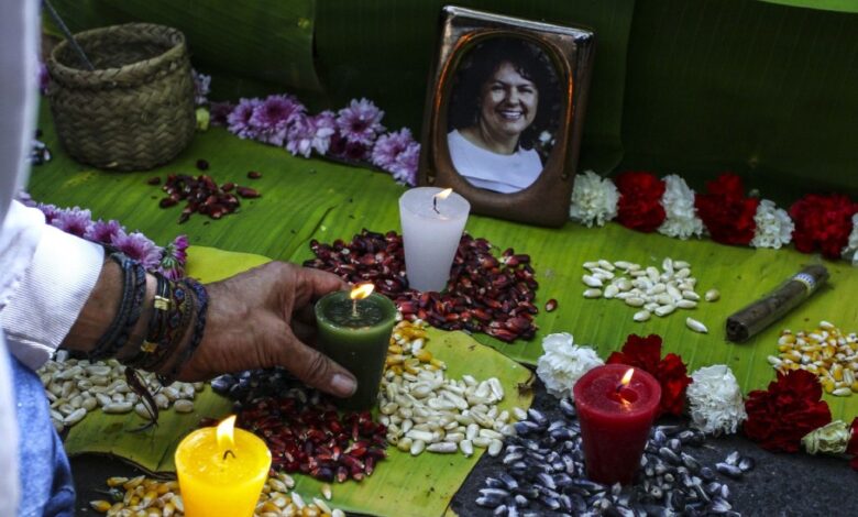 Berta Cáceres, oposición bielorrusa y activistas LGTBI polacos, principales candidatos al Premio Sájarov