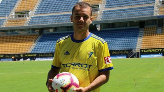 Ager Aketxe, en su presentación como jugador del Cádiz.