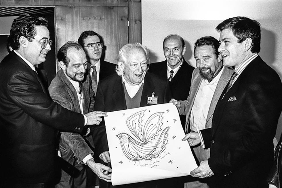 Antoni Gutiérrez amb Rafael Alberti, Enrique Barón, llavors president del Parlament Europeu, i Alonso Puerta, a Estrasburg el març de 1990.