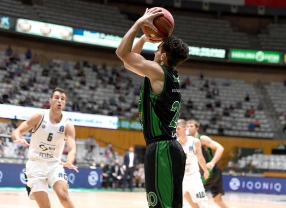 Tiro de Ferran Bassas. FOTO: PENYA.COM