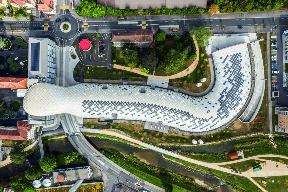 Nueva sede de Swatch en Biel (Suiza), de Shigeru Ban.