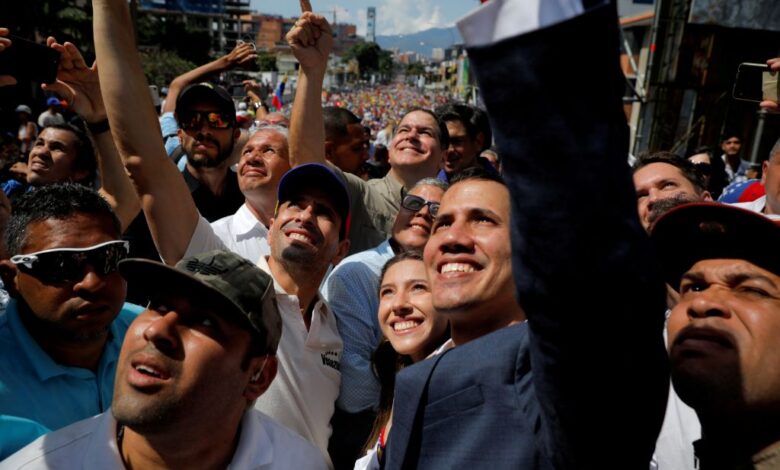Capriles apuesta por la vía del diálogo en Venezuela y se aleja de Guaidó