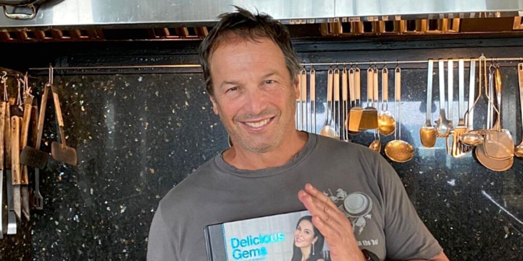 Debajo de cubierta médica: lo que debe saber sobre el invitado de Charter Eric Cotsen