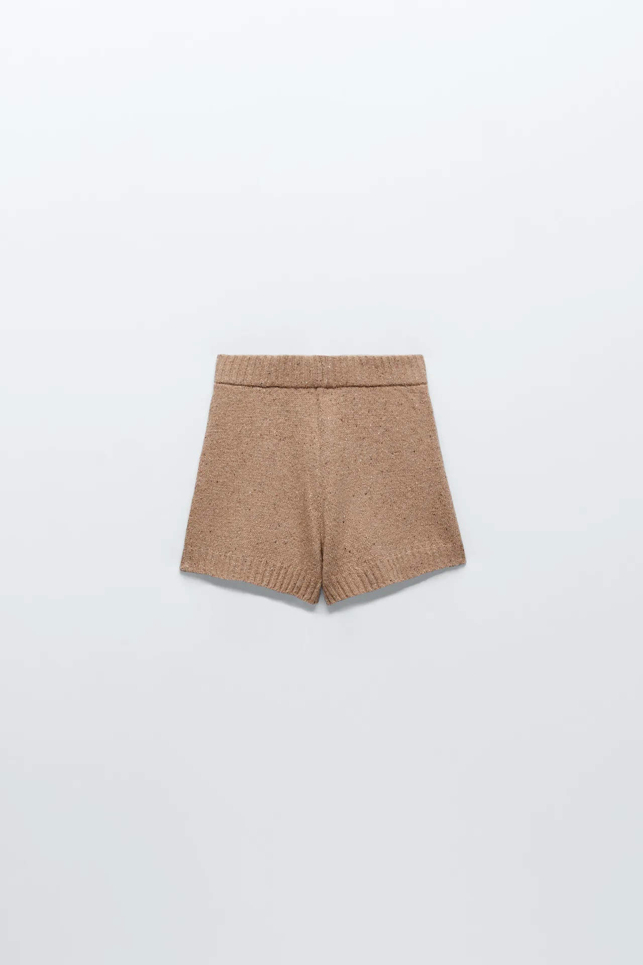 El conjunto de Zara de Amelia Bono ideal para volver a la rutina por menos de 30 euros