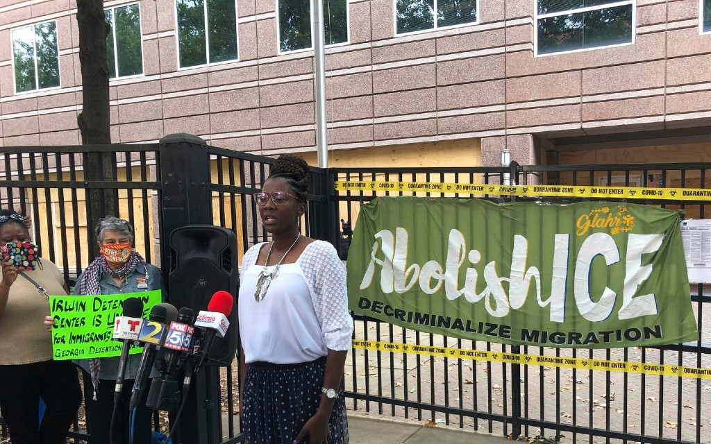 Enfermera denuncia elevada tasa de esterilizaciones de mujeres en centro de detención de migrantes en EU