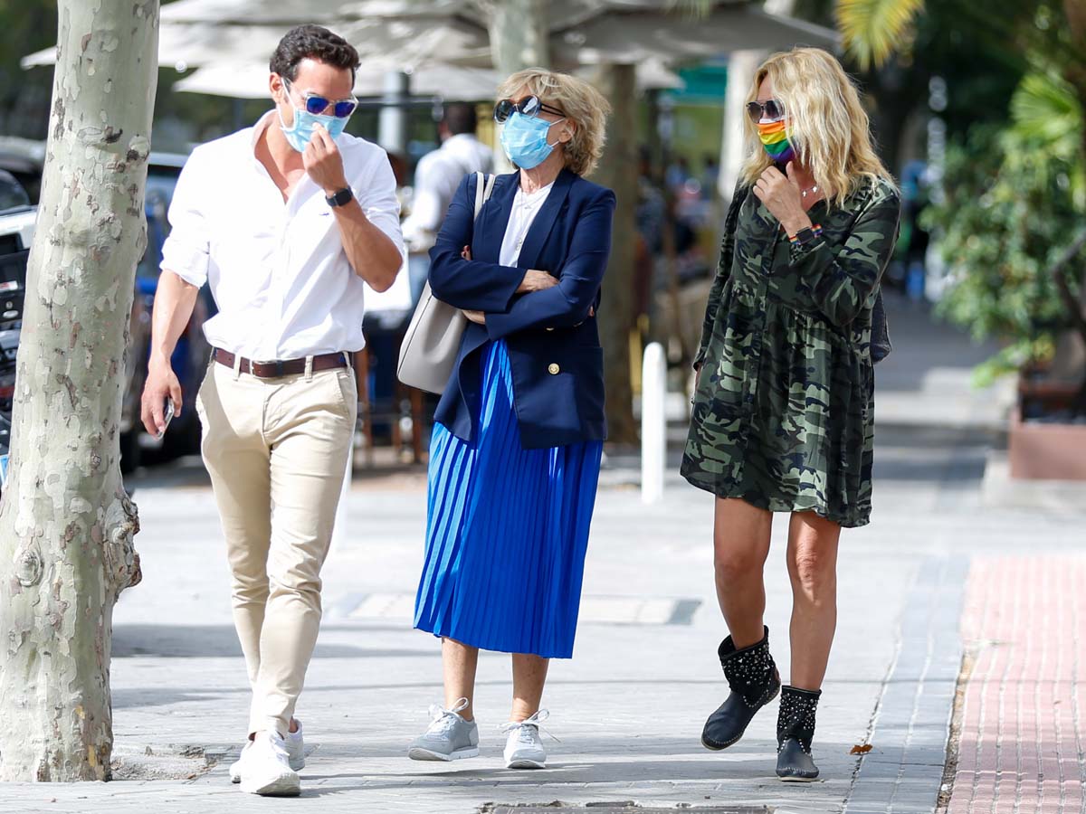 Mila Ximénez junto a Antonio Rossi y Belén Rodríguez dando un paseo por Madrid / GTRES