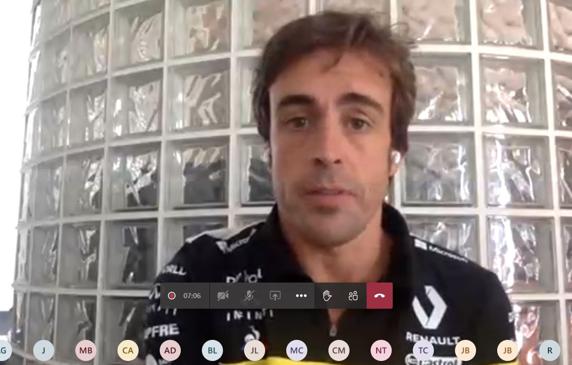 Fernando Alonso, en rueda de prensa virtual como piloto de Renault para la F1 en 2021, en julio