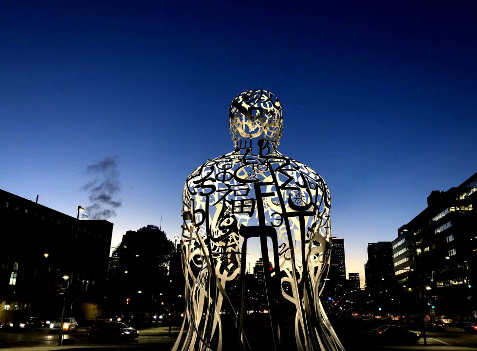 Otro momento del documental en el que se ve la obra 'Source' (2017), ubicada, Montréal, Canada.