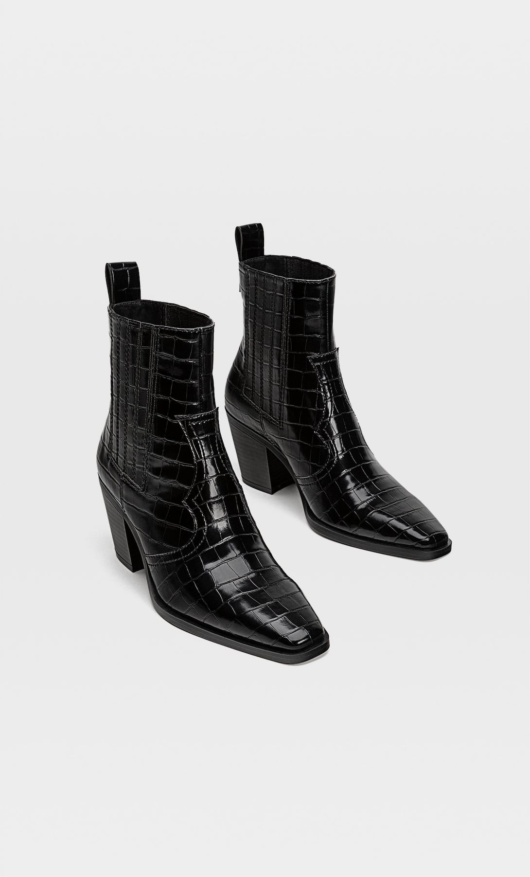 Estos son botines Cowboy de Stradivarius perfectos para recorrer la ciudad