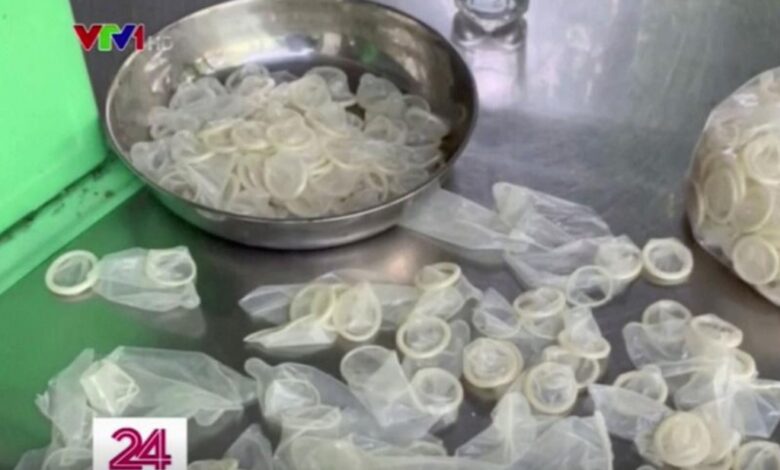 Policía de Vietnam confisca más de 300 mil condones reciclados para la venta