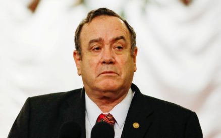 Presidente de Guatemala se contagia de coronavirus; ordena a todo su gabinete someterse a pruebas