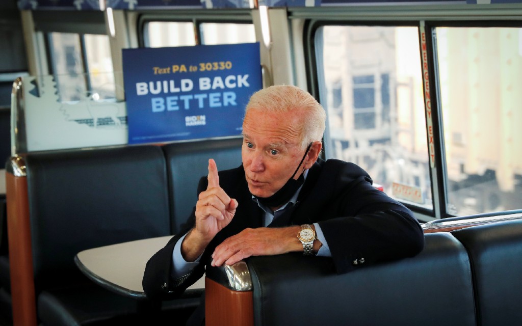 Pueblo de EU no aceptará que Trump se rehúse a dejar el cargo si pierde: Biden