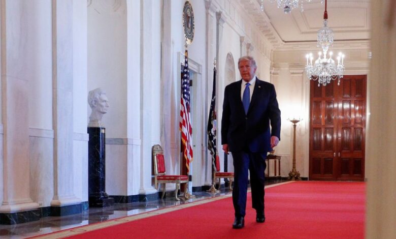 Trump anuncia nuevas sanciones contra el ron y los cigarros cubanos
