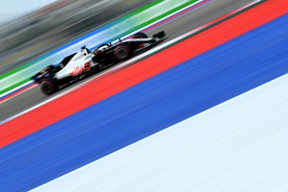 Grosjean volvió a criticar públicamente el rendimiento de su Haas en Sochi