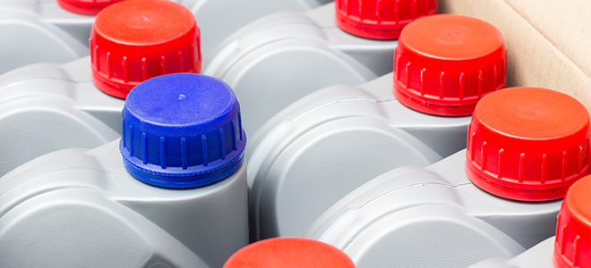 Botellas de anticongelante y refrigerante