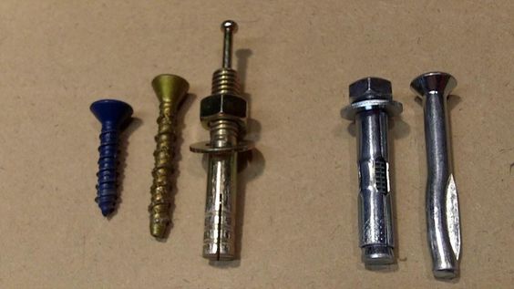 surtido de anclajes de pared