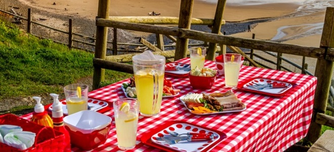 10 alimentos y bebidas que NO debe servir en su fiesta de verano al aire libre