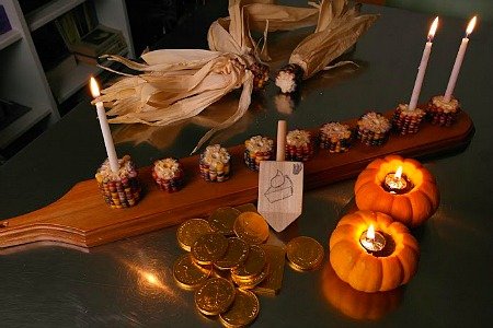 mini lámpara de aceite de oliva de calabaza, menorá de maíz indio, dreidel del desierto de Acción de Gracias  