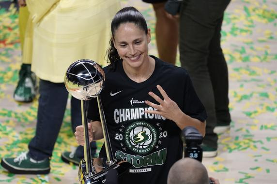 Sue Bird anotó 26 puntos para las Seattle Storm en el tercer partido y fue elegida mejor jugadora de las finales