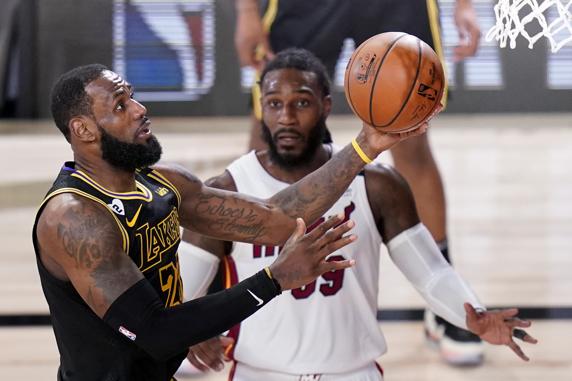 LeBron James ante Jae Crowder.