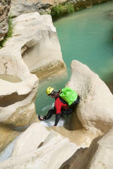Descenso de cañones en la sierra de Guara (Huesca).