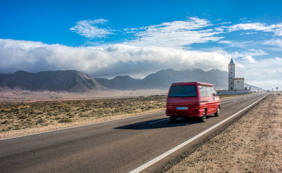 Carretera en dirección al cabo de Gata (Almería).