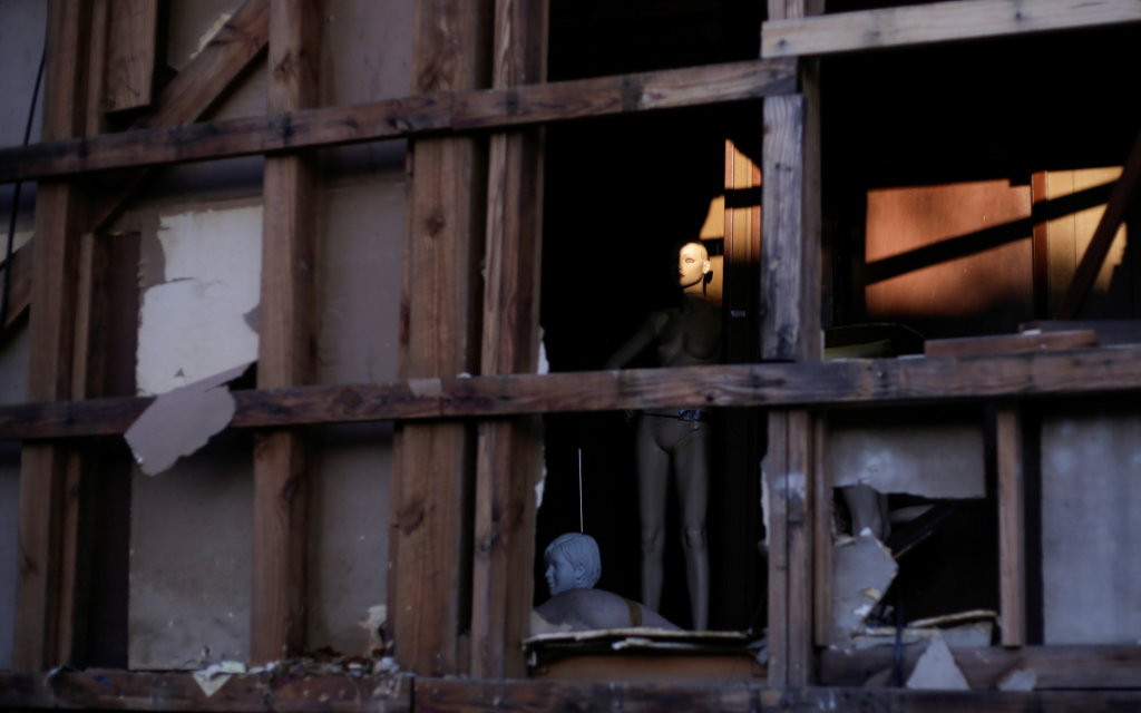 Huracán Delta deja medio millón de casas se quedan sin luz en EU